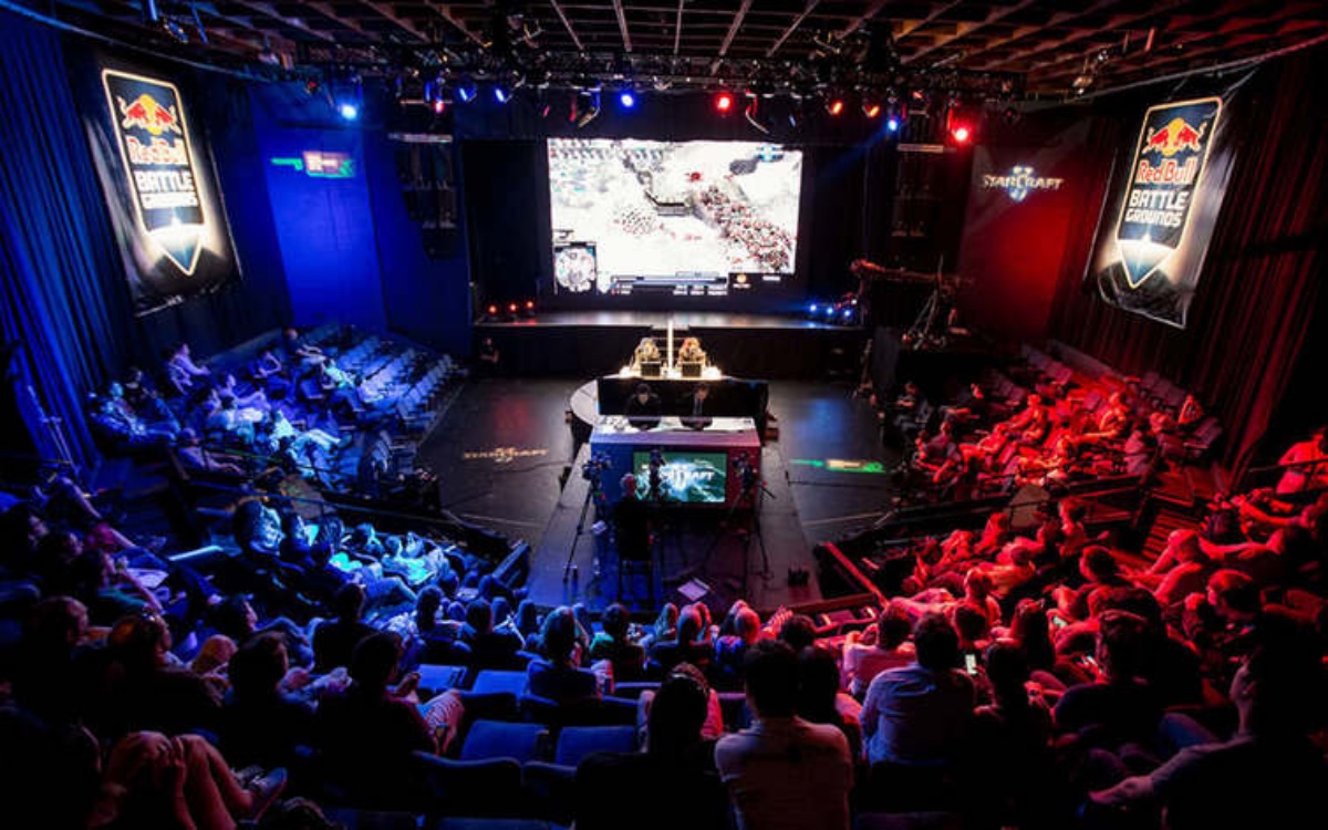 毫不吝啬自 毫不吝啬自